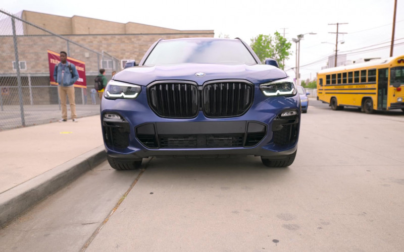 BMW X5 Car in On My Block S04E05 TV Show 2021 (1)