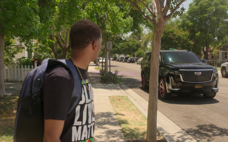 Cadillac Escalade Car in On My Block S04E09 (1)