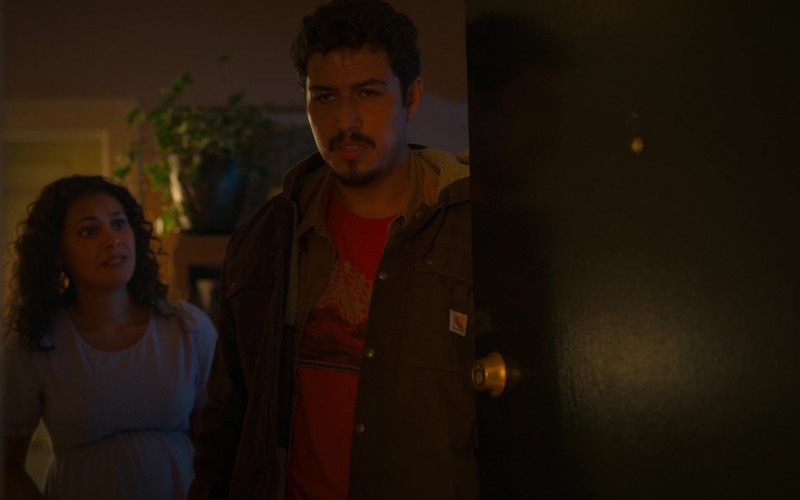 Carhartt Men's Jacket in On My Block S04E02 Chapter Thirty (2021)