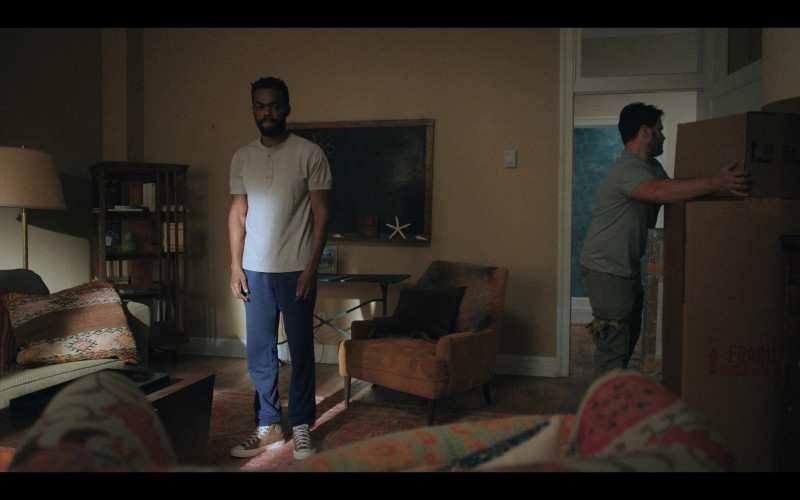 Converse Brown Sneakers of William Jackson Harper as Marcus Watkins in Love Life S02E02 Paloma (2021)