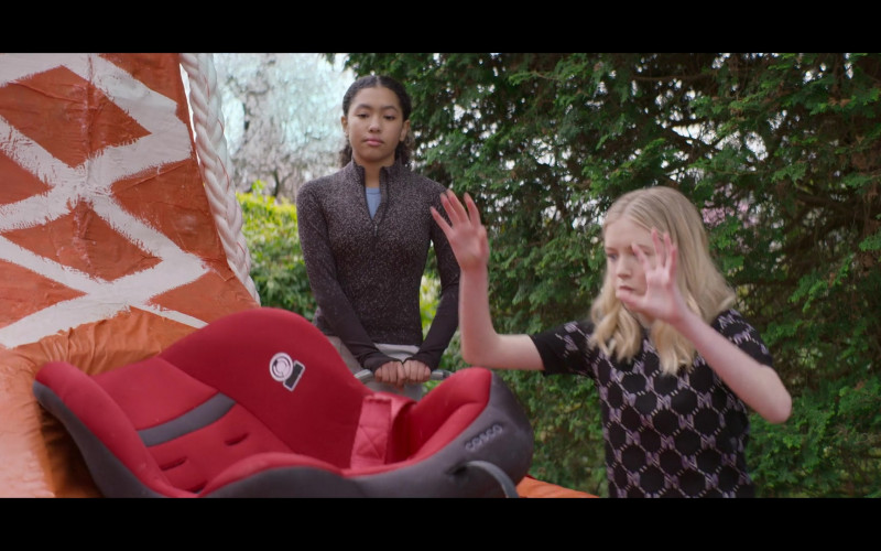 Cosco Car Seat in The Baby-Sitters Club S02E08 Kristy and the Baby Parade (2021)