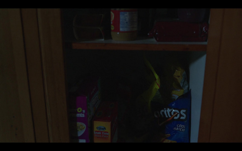 Doritos Chips in Maid S01E05 Thief (1)