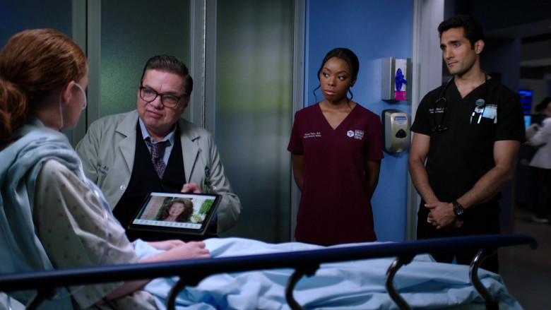 FaceApp photo and video editing application by Wireless Lab in Chicago Med S07E03 TV Show (2)
