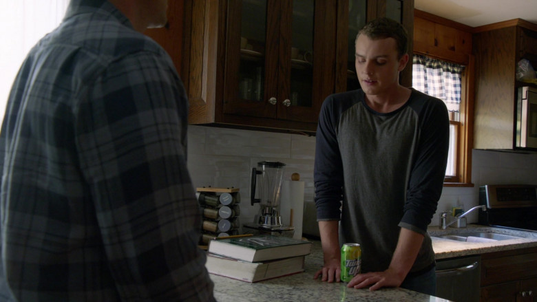 Great Value Twist Up Lemon Lime Soda in Chicago Fire S10E04 The Right Thing (2021)