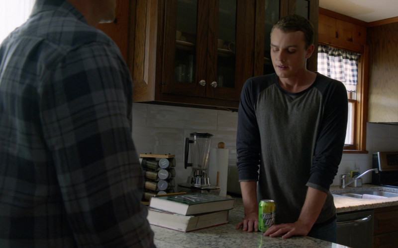 Great Value Twist Up Lemon Lime Soda in Chicago Fire S10E04 The Right Thing (2021)