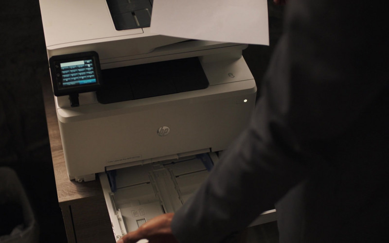 HP Printer in Creepshow S03E02 Skeletons in the ClosetFamiliar (2021)