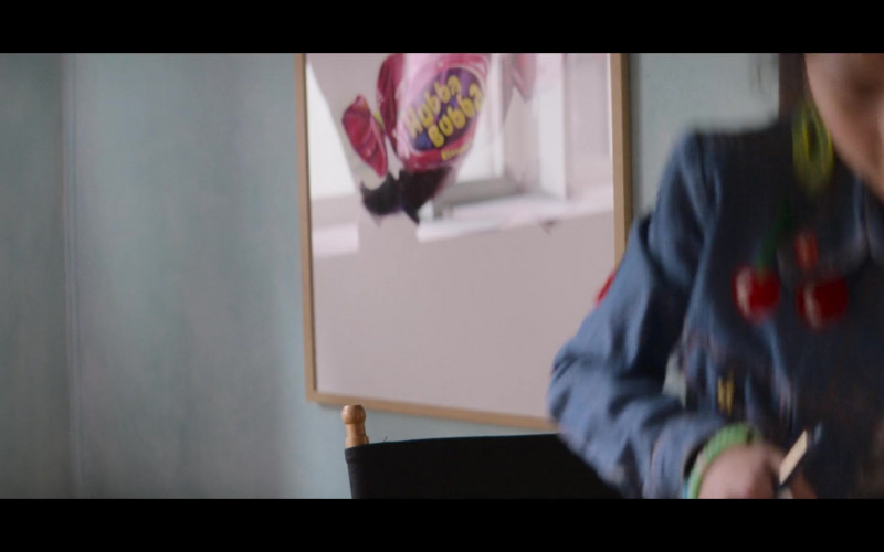 Hubba Bubba Bubble Gum Poster in The Baby-Sitters Club S02E02 Claudia and the New Girl (2021)