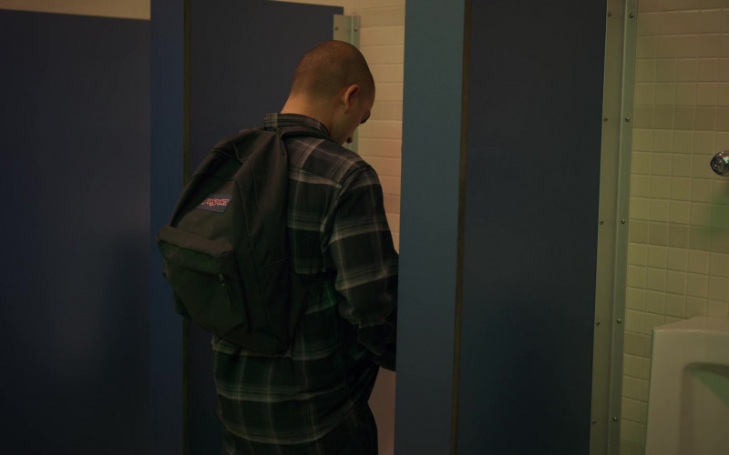 JanSport Backpack of Diego Tinoco as Cesar Diaz in On My Block S04E01 Chapter Twenty-Nine (2021)