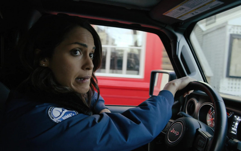 Jeep Car of Monica Raymund as Jackie Quiñones in Hightown S02E01 Great White (2021)