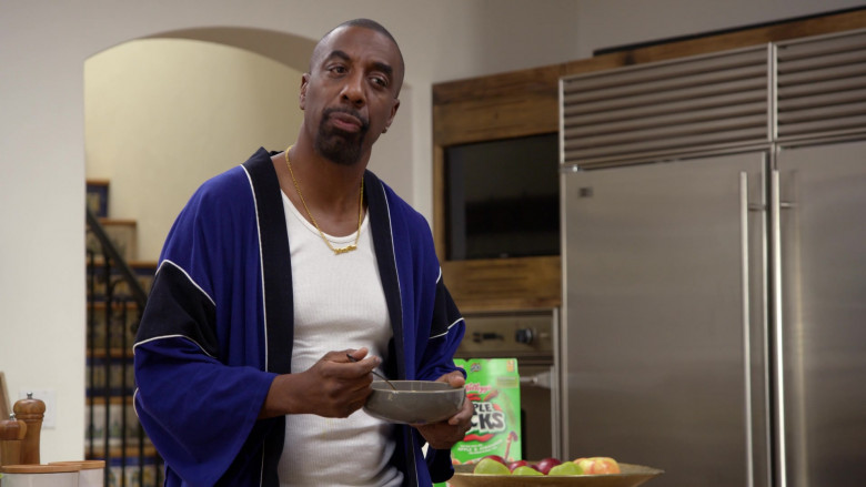 Kellogg's Apple Jacks Cereal Enjoyed by J.B. Smoove as Leon Black in Curb Your Enthusiasm S11E01 The Five-Foot Fence (2021)