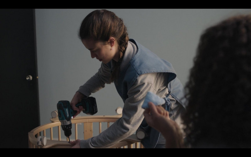 Makita Drill Used by Margaret Qualley as Alex in Maid S01E06 M (2021)