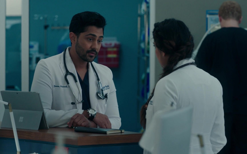 Microsoft Surface Tablet in The Resident S05E04 Now What (2021)