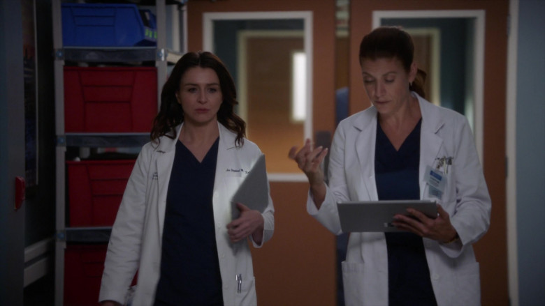 Microsoft Surface Tablets in Grey's Anatomy S18E04 With a Little Help From My Friends (4)