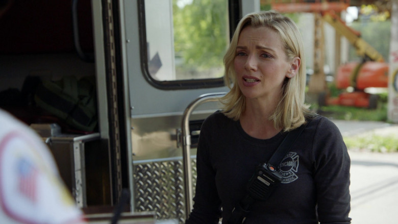 Motorola Radio in Chicago Fire S10E04 The Right Thing (2021)