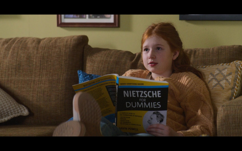 Nietzsche For Dummies Book in The Baby-Sitters Club S02E06 Dawn and the Wicked Stepsister (2021)