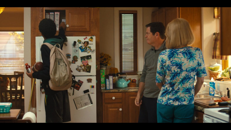 Nike Backpack and Kellogg's Cereals in Colin in Black & White S01E05 Crystal (2021)