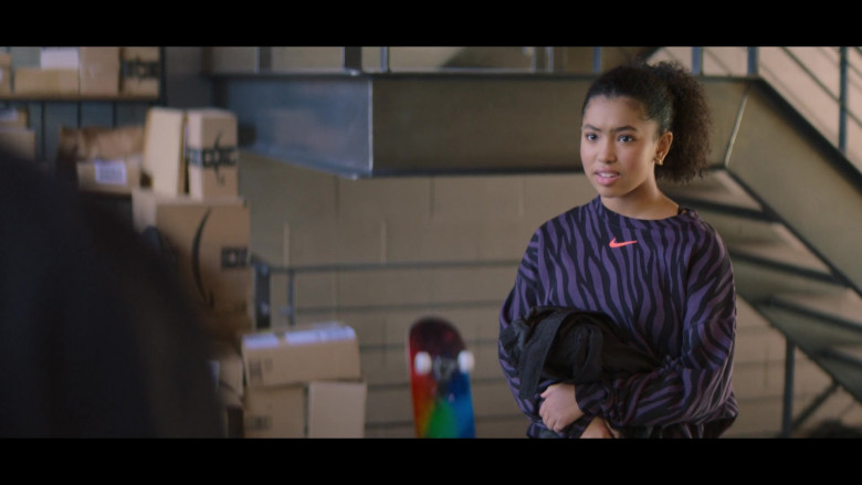 Nike Icon Clash Women's Crew Neck Sweatshirt of Anais Lee as Jessi Ramsey in The Baby-Sitters Club S02E04 TV Show