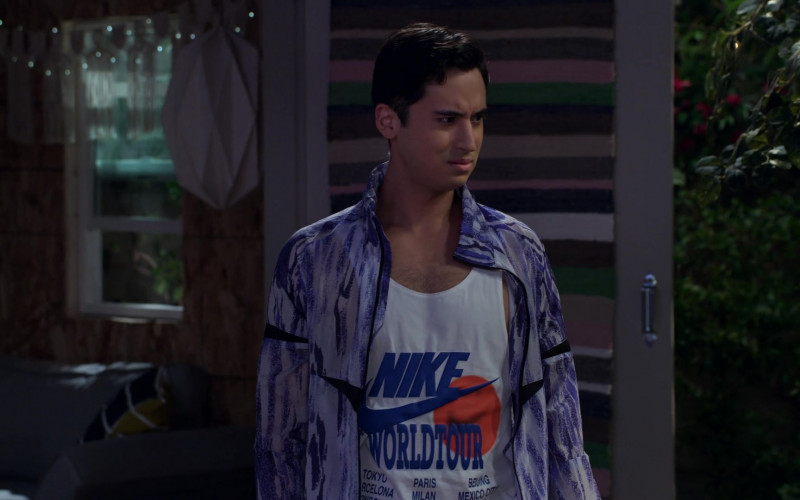 Nike Tank Top of Micheal Hsu Rosen as Jayden in Pretty Smart S01E08 (2)