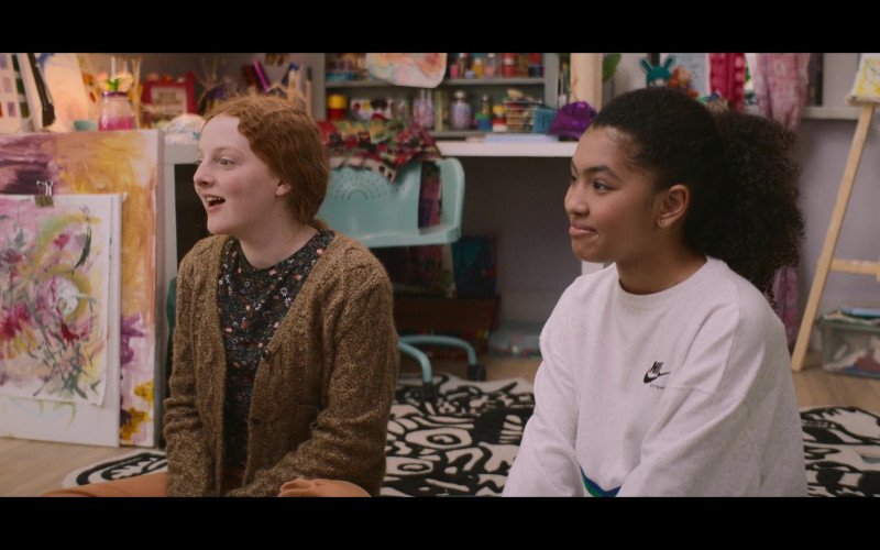 Nike Women's Sweatshirts of Anais Lee as Jessi Ramsey in The Baby-Sitters Club S02E03 TV Show (1)