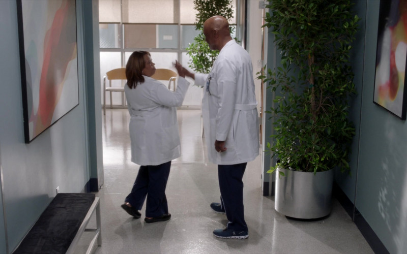 On Men's Sneakers in Grey's Anatomy S18E03 Hotter Than Hell (2021)
