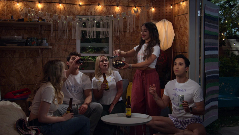 Pacifico Clara Mexican Lager Beer and White Claw Hard Seltzer in Pretty Smart S01E01 Guess what! Claire's sister is coming! (2021)