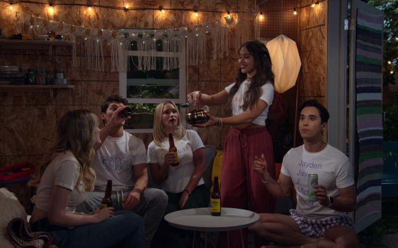 Pacifico Clara Mexican Lager Beer and White Claw Hard Seltzer in Pretty Smart S01E01 Guess what! Claire’s sister is coming! (2021)
