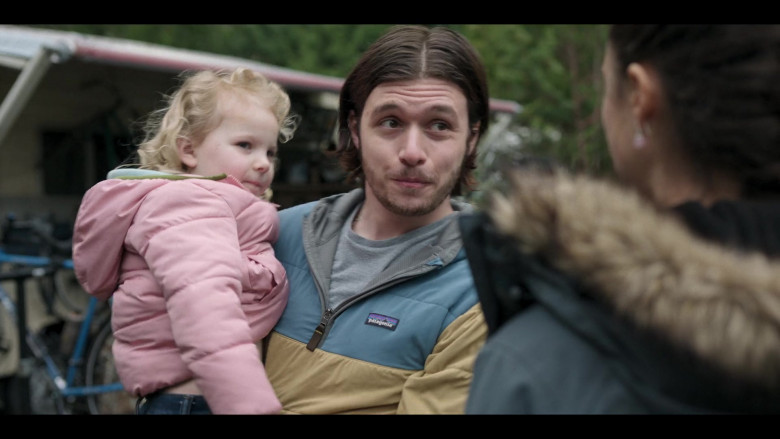 Patagonia Men’s Jacket of Nick Robinson as Sean in Maid S01E08 TV Show (3)