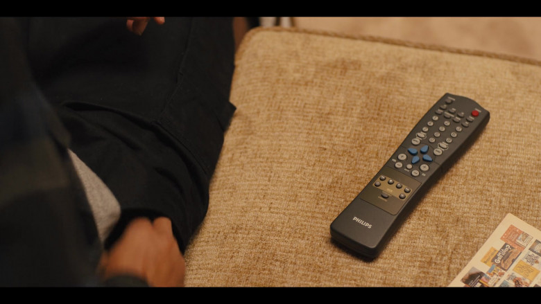 Philips TV Remote in Colin in Black & White S01E05 Crystal (2021)