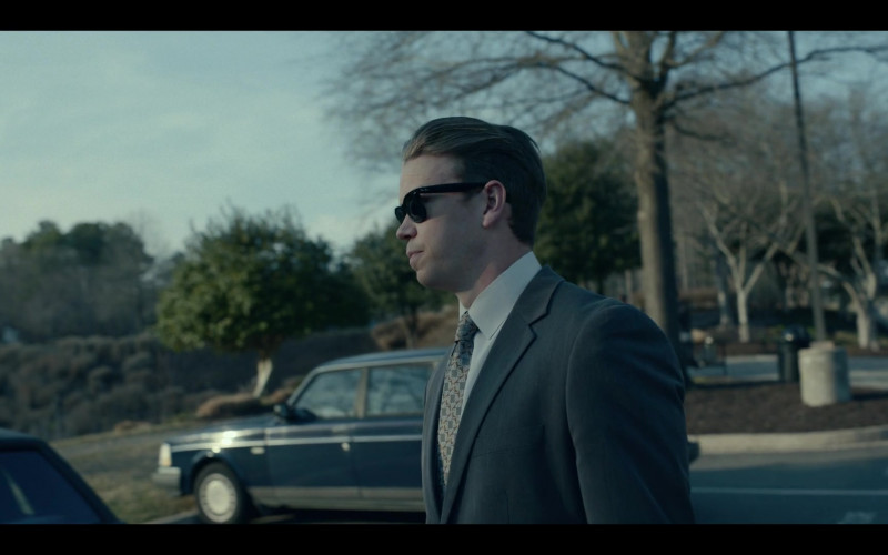 Ray-Ban Wayfarer Sunglasses of Will Poulter as Billy Cutler in Dopesick S01E03 The 5th Vital Sign (2021)
