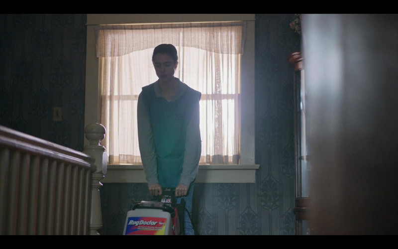 Rug Doctor Deep Carpet Cleaner Used by Margaret Qualley as Alex in Maid S01E05 TV Show (1)