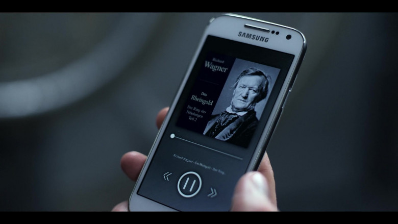 Samsung Galaxy Smartphone in Army of Thieves (2021)