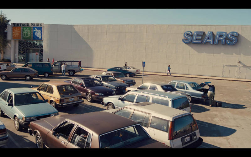 Sears Store in Colin in Black & White S01E01 Cornrows (2021)