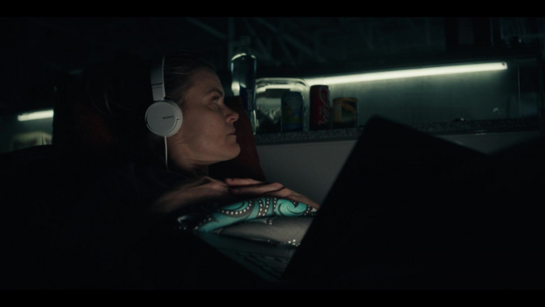 Sony White Headphones Used by Missi Pyle as Roxanne in Y The Last Man S01E08 Ready. Aim. Fire. (2021)