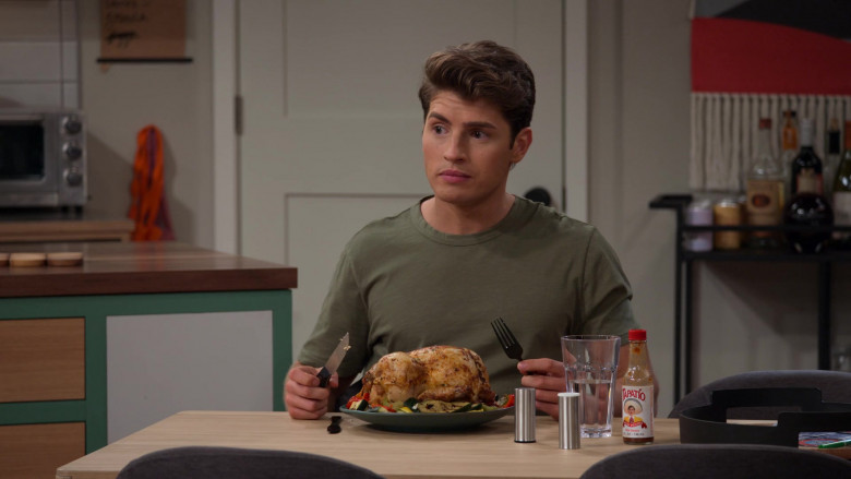 Tapatio Hot Sauce Enjoyed by Gregg Sulkin as Grant in Pretty Smart S01E01 Guess what! Claire’s sister is coming! (2021)
