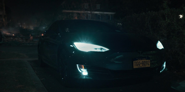 Tesla Model S Car in Invasion S01E02 TV Show (2)