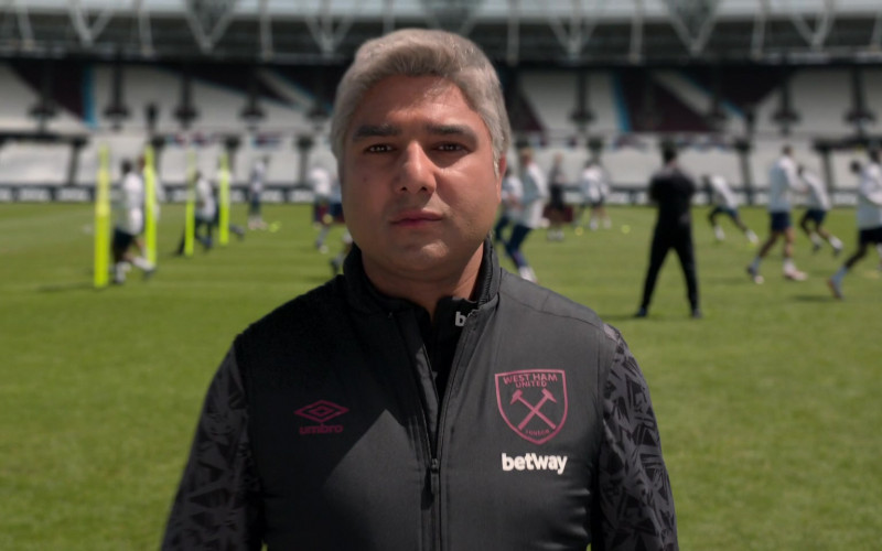 Umbro x Betway Outfit of Nick Mohammed as Nathan Shelley in Ted Lasso S02E12 Inverting the Pyramid of Success (2021)