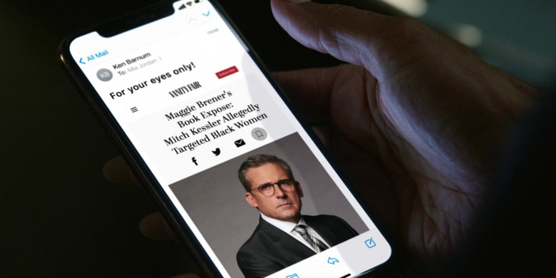 Vanity Fair Website in The Morning Show S02E06 A Private Person (2021)