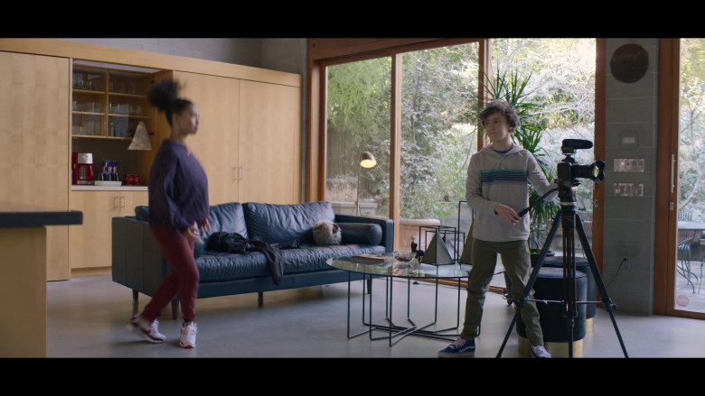Vans Blue Sneakers of Luke Roessler as Derek Masters in The Baby-Sitters Club S02E04 Jessi and the Superbrat (2021)
