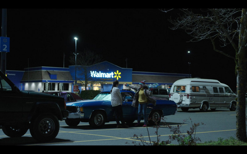 Walmart Store in Maid S01E10 "Snaps" (2021)