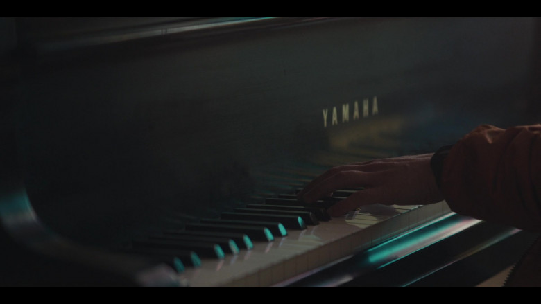 Yamaha Piano in Y The Last Man S01E08 Ready. Aim. Fire. (2021)