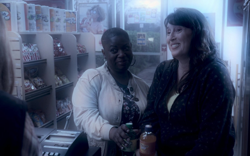 Zapp’s, Fritos and Lay’s Chips in Leverage Redemption S01E10 The Unwellness Job (2021)