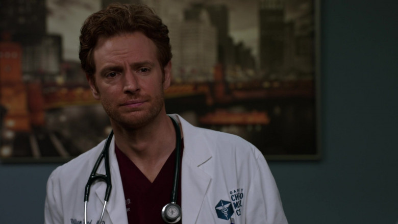 3M Littmann Stethoscopes in Chicago Med S07E08 Just as a Snake Sheds Its Skin (2)