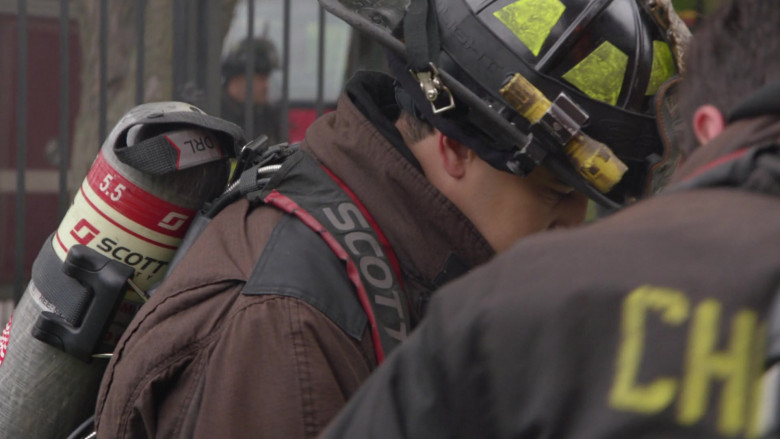 3M Scott SCBA in Chicago Fire S10E08 What Happened at Whiskey Point (2)