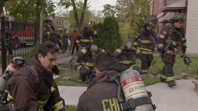 3M Scott SCBA in Chicago Fire S10E08 What Happened at Whiskey Point (3)