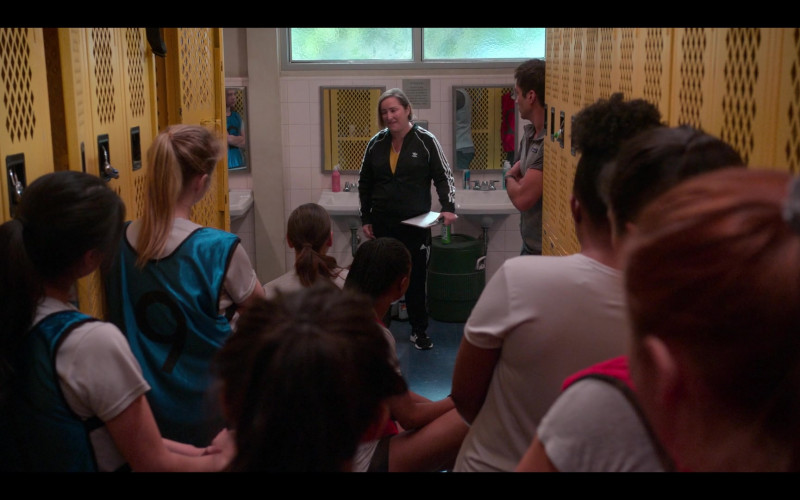 Adidas Women's Black Tracksuit in The Sex Lives of College Girls S01E03 Le Tuteur (2021)