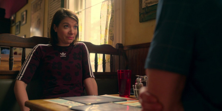 Adidas Women's Tee of Tessa Ferrer as Meg Bailey in Swagger S01E05 24-Hour Person (2021)