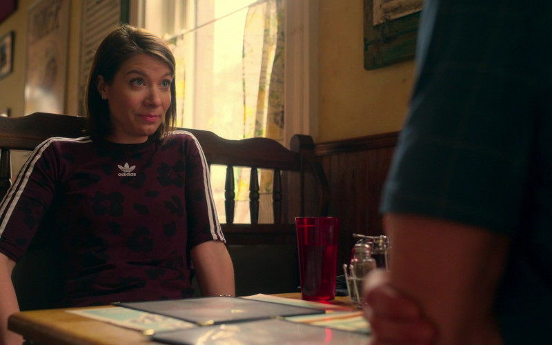 Adidas Women's Tee of Tessa Ferrer as Meg Bailey in Swagger S01E05 24-Hour Person (2021)