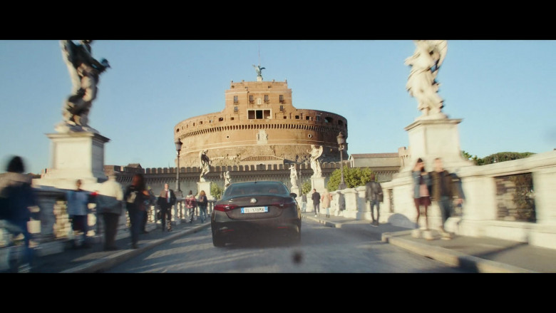 Alfa Romeo Giulia Cars in Red Notice 2021 Movie (2)