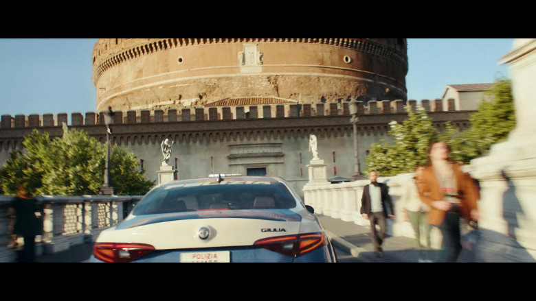 Alfa Romeo Giulia Cars in Red Notice 2021 Movie (3)
