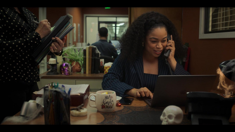 Apple MacBook Laptop Computer Used by Actress in Gentefied S02E05 Yessika's Day Off (2021)